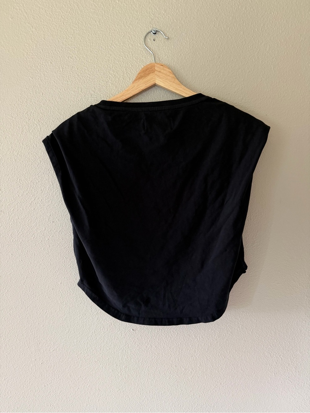 Beach Riot Dunes Muscle Cropped Tank Tee Black Boxy Loose Fit Padded Shoulders L - Picture 7 of 7